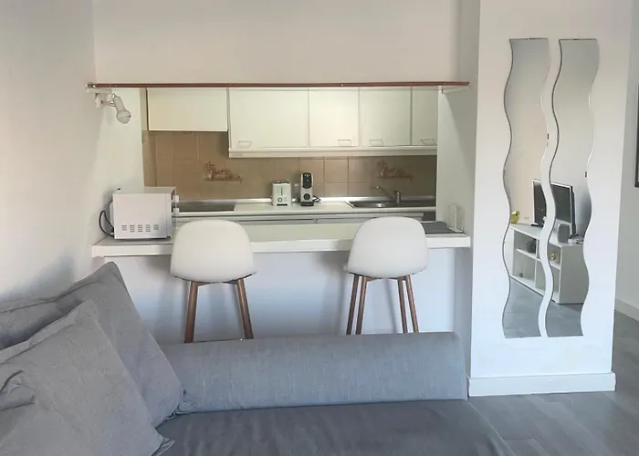 Con Encanto En Brisas Адехе